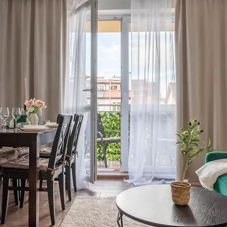 Rodzinny I Karnet Na Zamek Dmuchany Apartment
